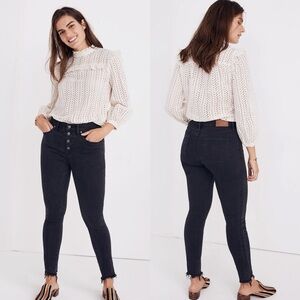 9" Mid-Rise Skinny Jeans in Berkeley Black: Button-Through Edition